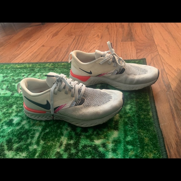 Nike Odyssey React Shoes - Picture 3 of 3